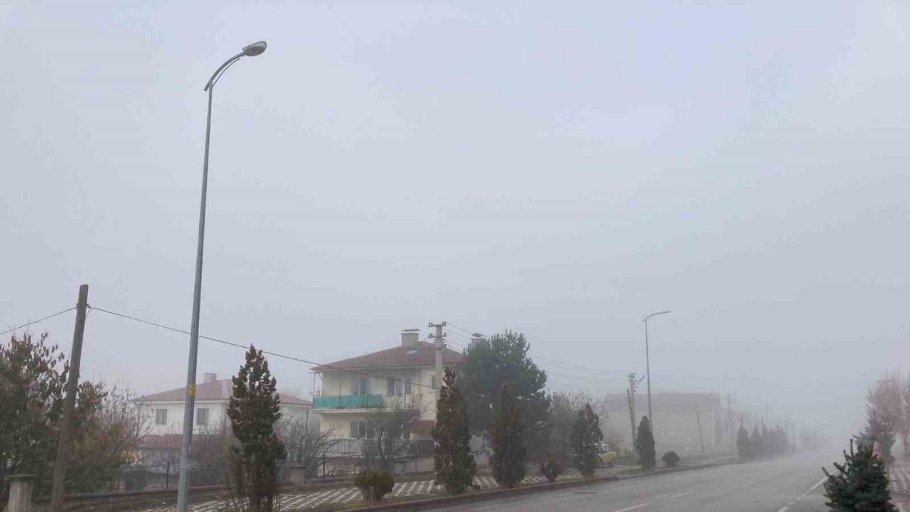 Çankırı’da yoğun sis: D100’de görüş mesafesi 100 metreye kadar düştü