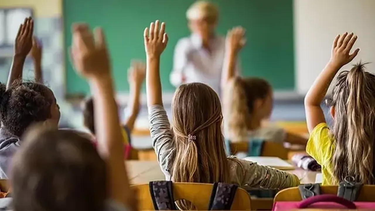 Milli Eğitim Bakanlığından, Okullardaki "Sınıf Annesi" Uygulaması Karar