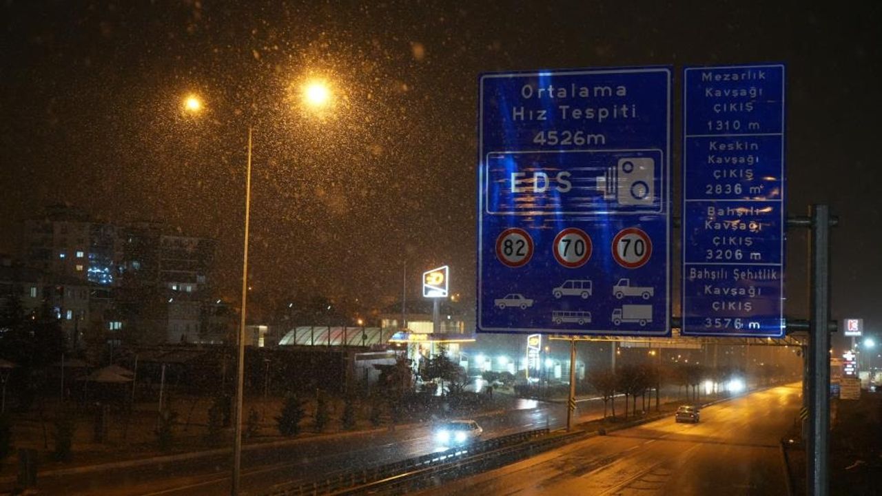 Kırıkkale'ye yılın ilk karı yağdı
