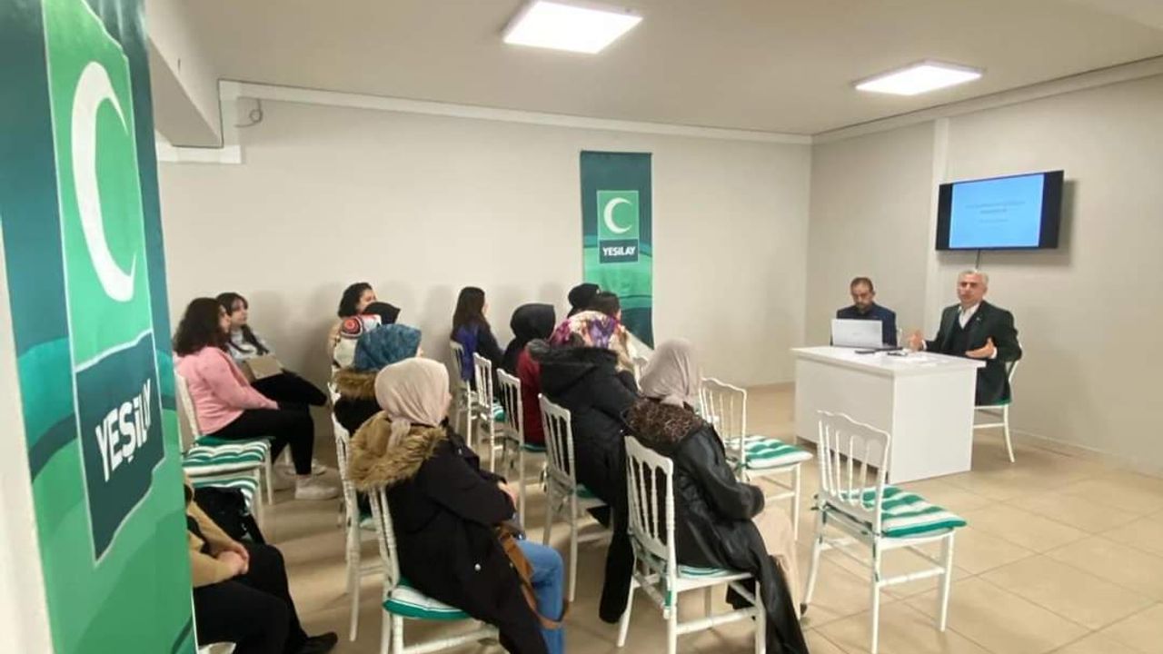 Kırıkkale Yeşilay şubesi Kanser Konferansı düzenledi