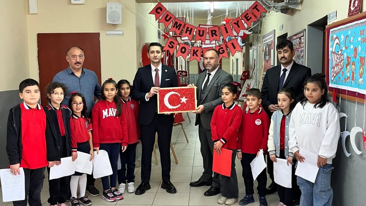 Atatürk İlkokulu’ndan Anlamlı Cumhuriyet Sergisi