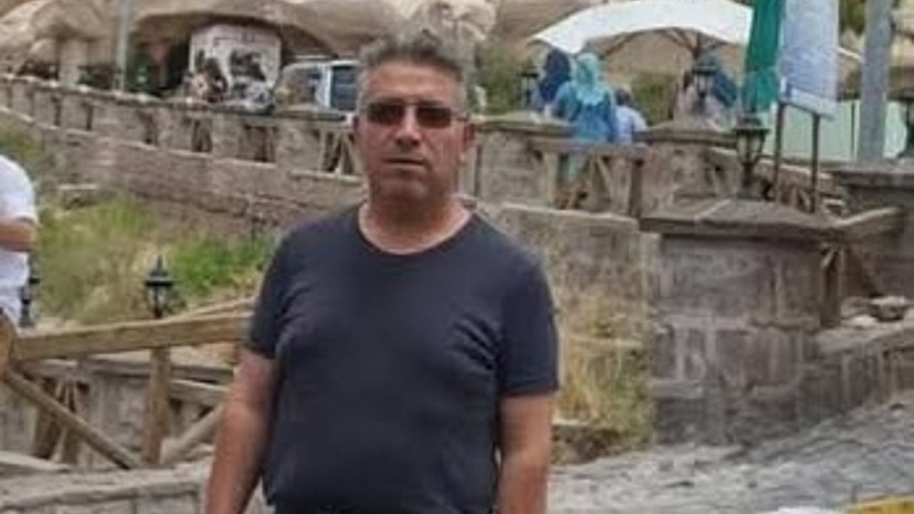 Emekli öğretmen Ayhan Koçak  hayatını kaybetti.