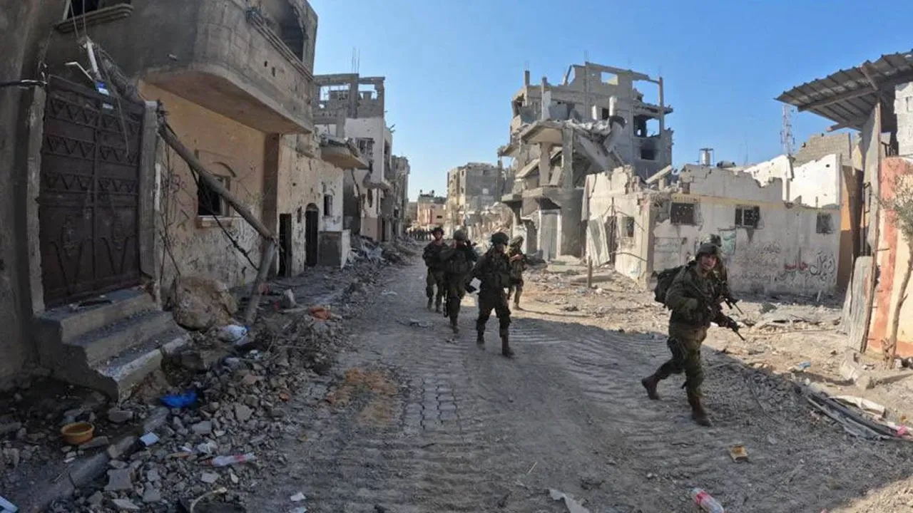 İsrailliler, Batı Şeria’da Filistinlilere Ait Zeytinlikleri Tahrip Etti