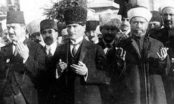 CUMHURİYET'İN KURUCUSU ATATÜRK  HUTBEDE UNUTULDU