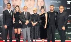 Güneşi Beklerken Simitçi Filminin Göz Yaşartan Galası