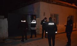 Yalnız yaşayan bir kişi evinde ölü olarak bulundu