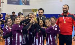 Voleybol şampiyonlarına görkemli tören