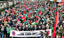 On binler Şehitlerimiz ve Filistin için yürüdü