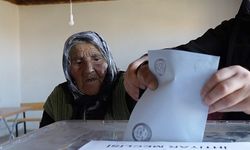 Kırıkkale'li 117 Yaşındaki Arzu Nine Oyunu Kullandı