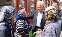 37 yıllık siyasetçi seçmenle helalleşti
