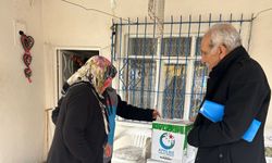 Ayyıldız Yardım Dernegi dağıtımlara başladı.