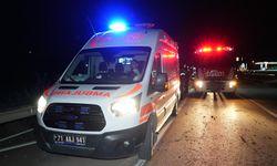 Bariyerleri Parçalayan Tır Hurda Yığınına Döndü: 3 Yaralı