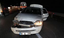 Kırıkkale'de Tekeri Kopan Otomobil Bariyere Çarptı