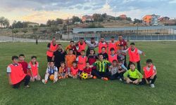 Kaymakam Ergin Gençlerle Futbol Maçı Yaptı