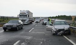 Yağmur Kazaya Davetiye Çıkardı: 3 Araç Çarpıştı, 4 Yaralı