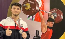 Kerem Kurnaz 334 kilo kaldırdı