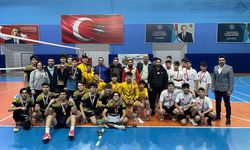 Kırıkkale'de Genç Erkekler Voleybol Turnuvası Sona Erdi