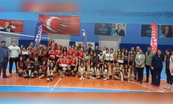 Kırıkkale’de Genç Kızlar Voleybol Turnuvası Tamamlandı