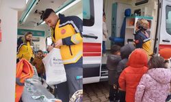 Minik Öğrenciler Ambulansla Tanıştı