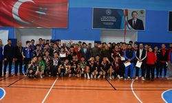 Futsalda Şampiyon Olan Öğrencilere Ödülleri Verildi