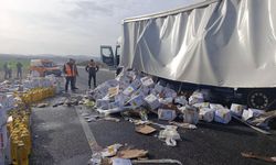 Tırdan Devrilen Yağ Dolu Tenekeler Araç Trafiğini Aksattı