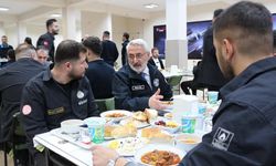 MKE Genel Müdürü işçi ile  iftar sofrasında