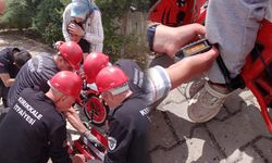 Bisiklet Pedalına Ayağı Sıkışan Çocuğu İtfaiye Kurtardı