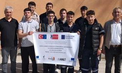 Gazi Meslek Lisesi Romanya Yolunda
