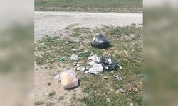 Müsellim Köyü’nde Çevreye Atılan Çöpler Tepki Çekti