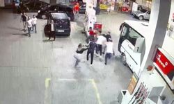 Yakınlarını Topladı, Benzinlik Çalışanını Hastanelik Etti