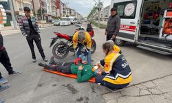 Kamyonetin Kasasına Tutundu, Az Daha Canından Oluyordu