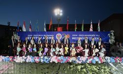 Manas Üniversitesi’nde Mezuniyet Coşkusu