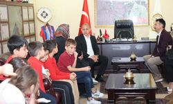 Minik Ziyaretçiler Sorularıyla Başkan Önal’ın Karşısındaydı