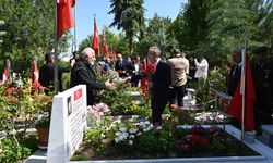 Kırıkkale Protokolünden Şehitliğe Bayram Ziyareti