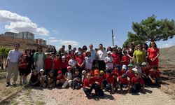 Bahçeşehir Koleji'nden Anlamlı Etkinlik: Fidanlar Toprakla Buluştu