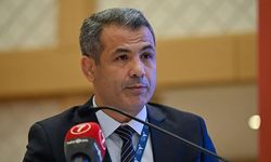Dünya Şampiyonu Ödülünü Almaya Geliyor
