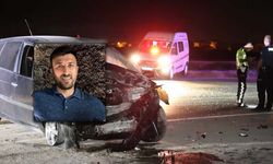 Duvara Çarpıp Yola Savrulan Otomobilin Sürücüsü Kurtarılamadı