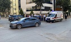 İki Otomobil Sokak Kesişiminde Çarpıştı: 1 Yaralı