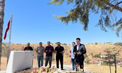 Cingirt, Büyükavşar’da Şehit Kabrini Ziyaret Etti