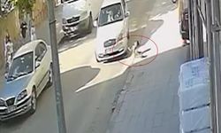 7 Yaşındaki Çocuğa Otomobil Çarptı: Kaza Anı Kamerada