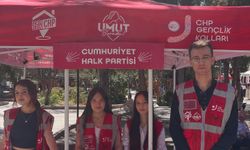 CHP'li gençler stand açtı
