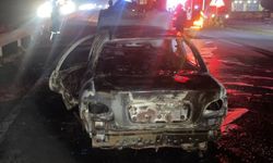 Kırıkkale'de seyir halindeki araç alev alev yandı: 2 yaralı