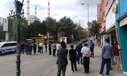 Cumhuriyet Meydanı’nda Şüpheli Paket Alarmı