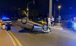 Işıkta Bekleyen Otomobile Arkadan Çarpıp, Takla Attı