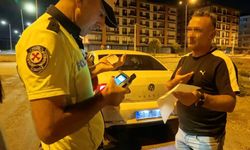 Çocuklarıyla Alkollü Yakalandı, Polise Ateş Püskürdü