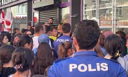 Takı ve Kozmetik Ürün Mağazası Açılışında İzdiham