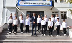 MEV Ortaokulu’nda Cumhuriyet Şarkıları Yankılandı