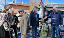 Başkan Çetiner Esnafla Cuma Pazarında Buluştu