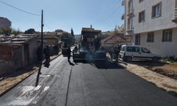 Bahçelievler'de Sıcak Asfalt Mesaisi Devam Ediyor