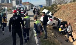 Kırıkkale'de İki Otomobil Çarpıştı: 8 Yaralı